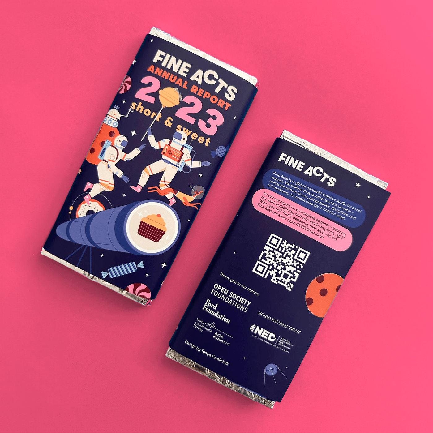 Front and back of the wrapped Fine Acts chocolate bars